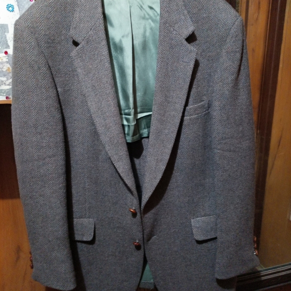 Elegant Gray Men's Blazer - Picture 4 of 9